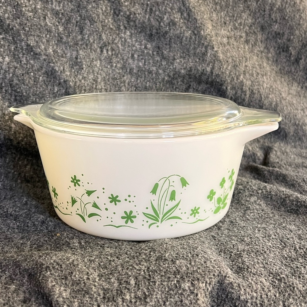 Vintage Pyrex Bride’s Casserole Dish w/lid